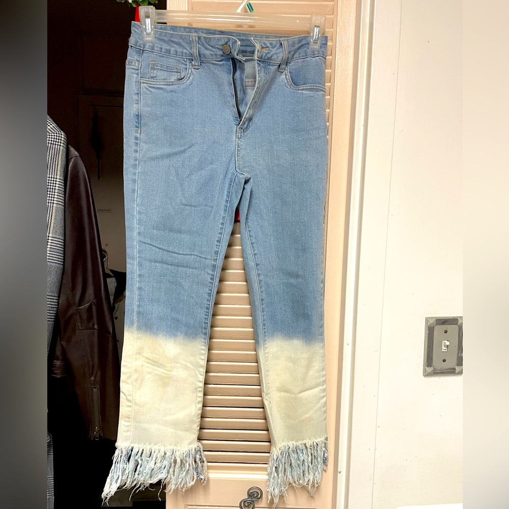 HIGH FASHION JEANS FADED WITH 3 IN FRAYED STREAMING 14”W 24”L TOTAL
